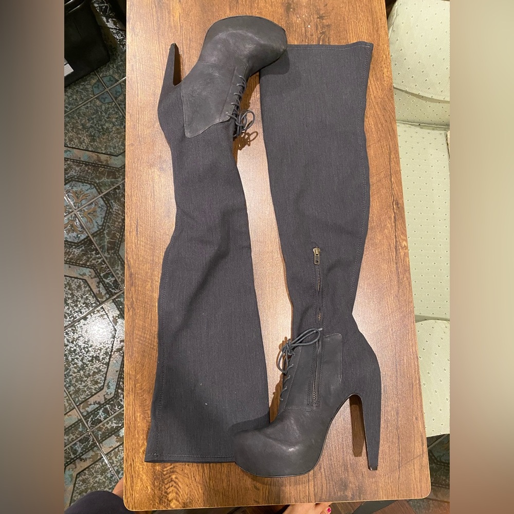 Elizabeth and James E-blend grey boots